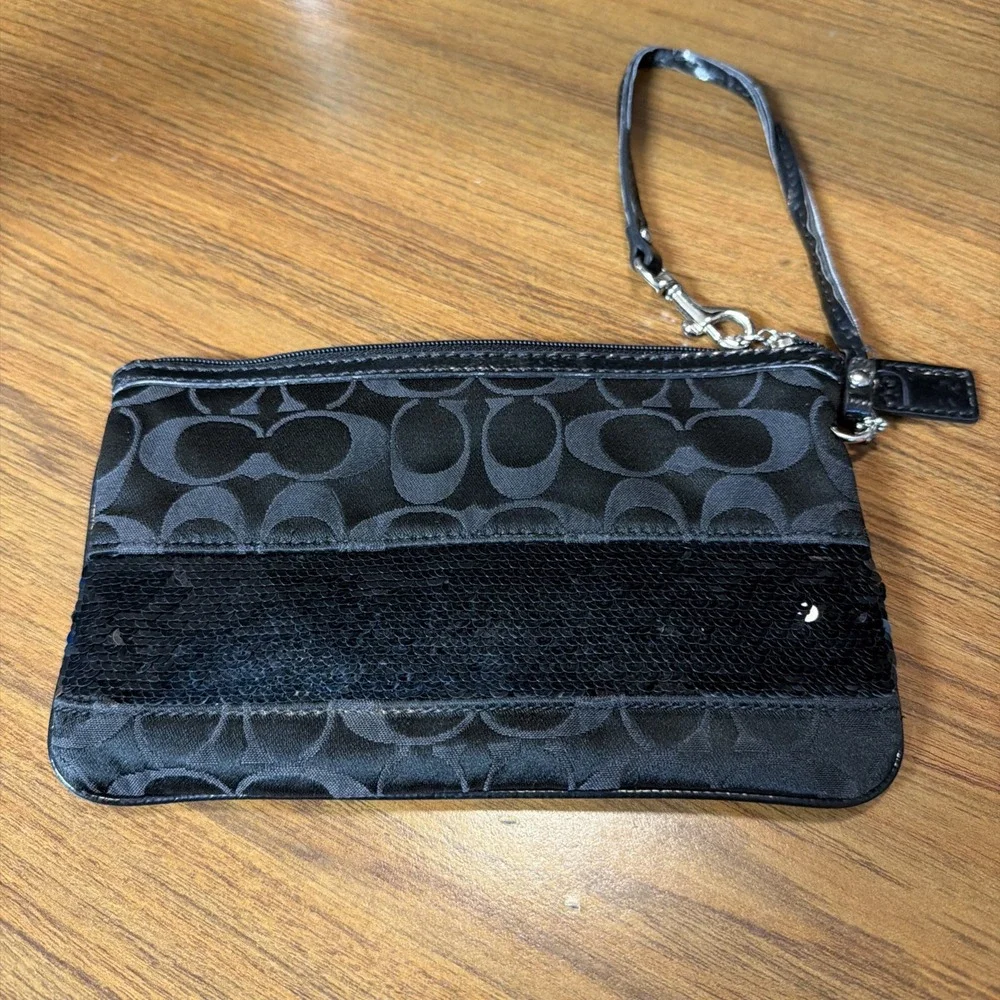 Coach Clutch Wristlet Black On Black On Black Bougie Rachet See Description